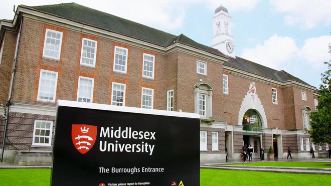 Khuôn viên hoành tráng, cổ kính của Đại học Middlesex.